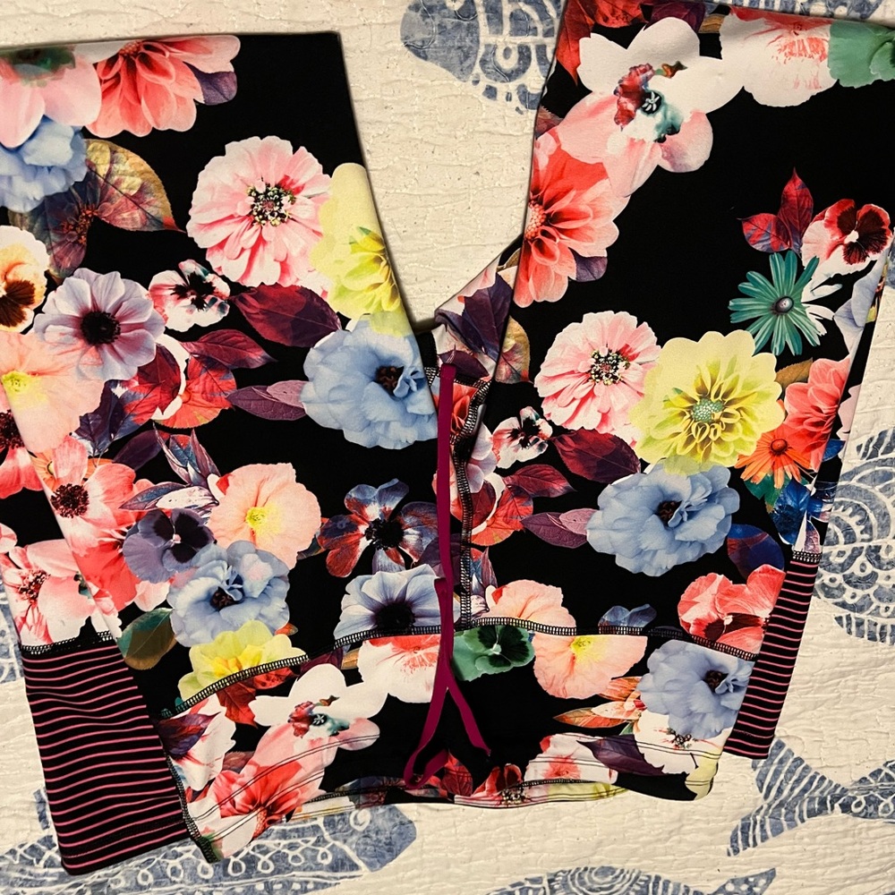 Old Navy Multicolor Floral Leggings